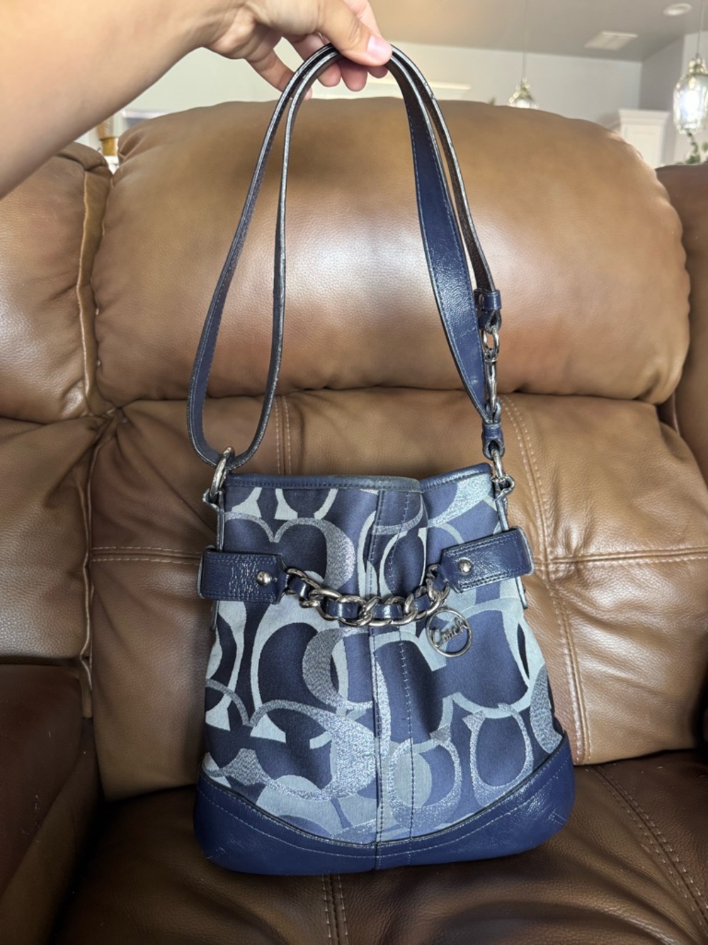 Coach Navy Signature Chain-Accent Shoulder/ crossbody  Bag vintage y2k